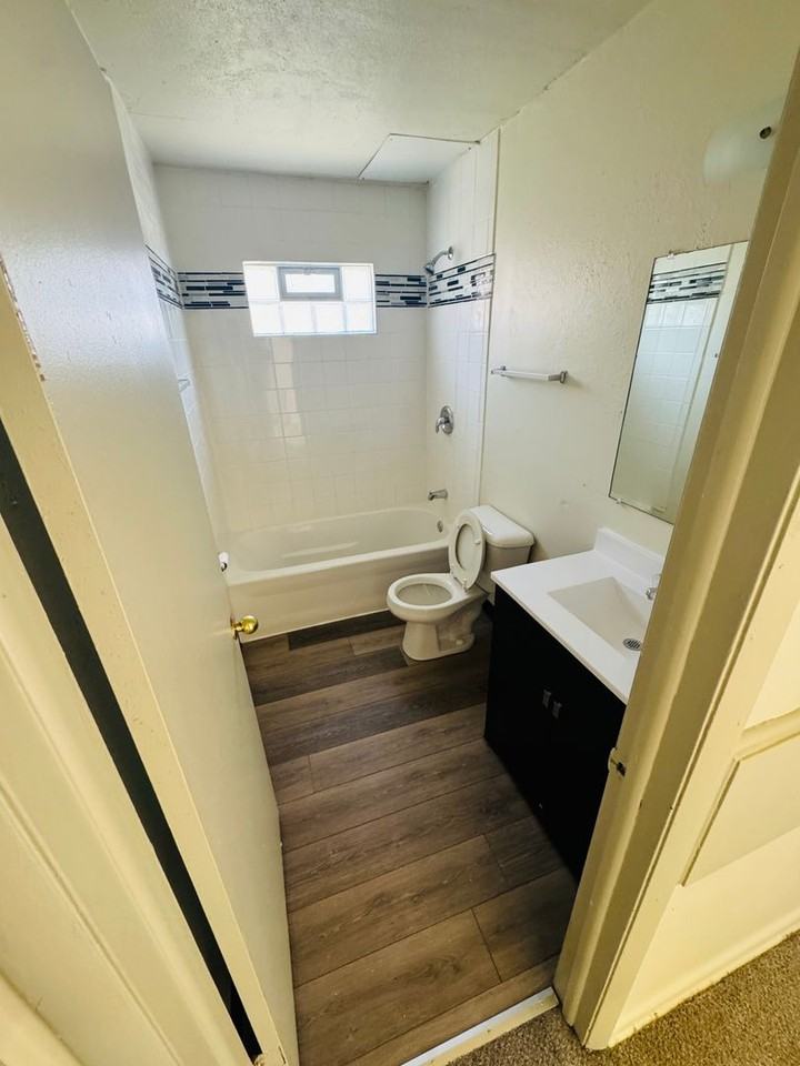 316 W Newhall Ave #4 - Photo 7 of 9