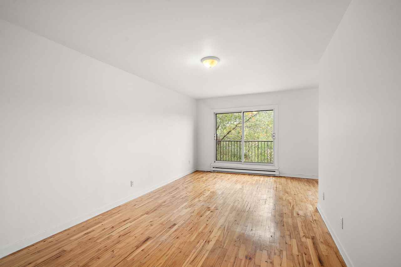 710 30e Avenue #402 - Photo 5 of 17