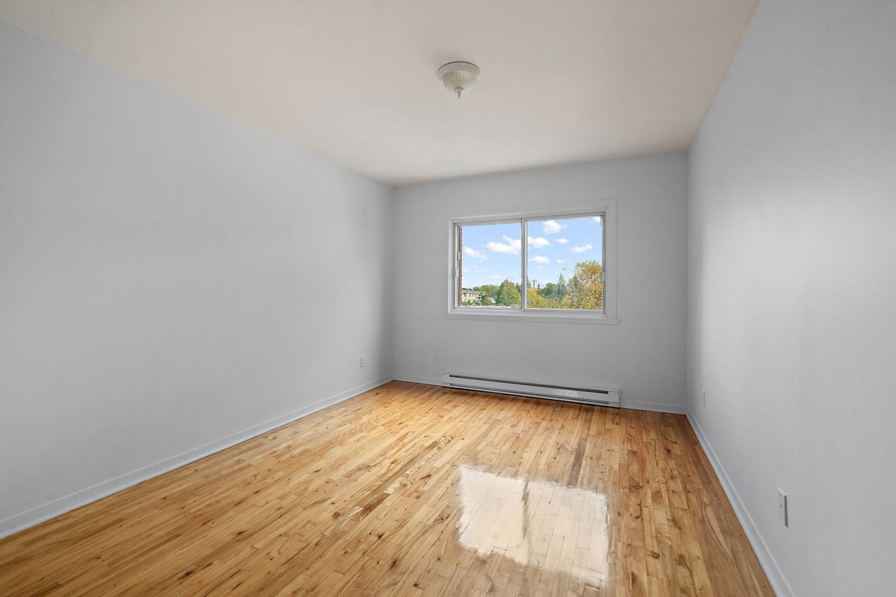 710 30e Avenue #402 - Photo 7 of 17