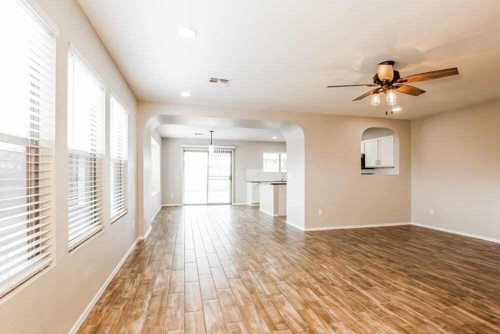 10609 W Via Del Sol - Photo 3 of 16