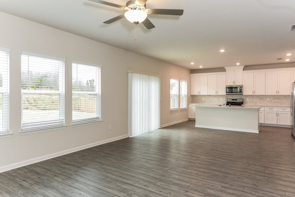 5915 Green Ash Ct - Photo 6 of 17