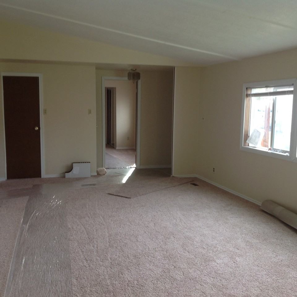 2405 W College St #20 - Photo 5 of 16