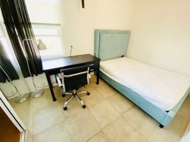 featured image of 2300 Oak Street #5