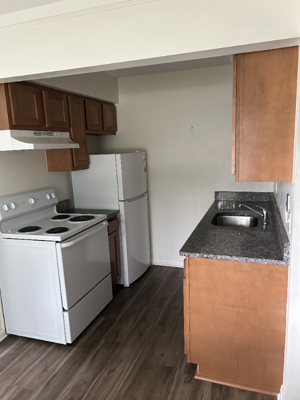 21103 Vernier Rd - Photo 5 of 7