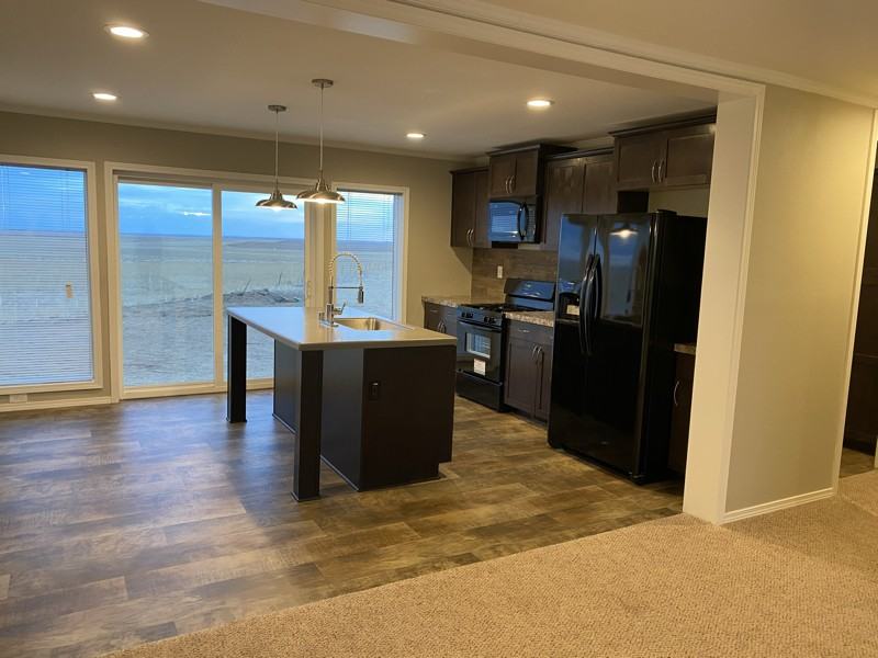 61605 E 38th Ave - Photo 2 of 11