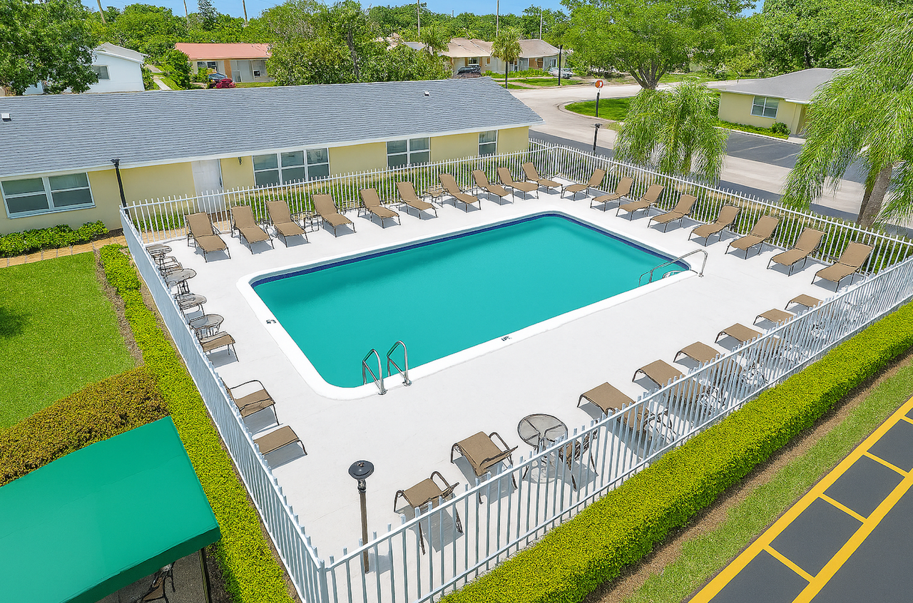 Waterford Villas - Photo 2 of 28