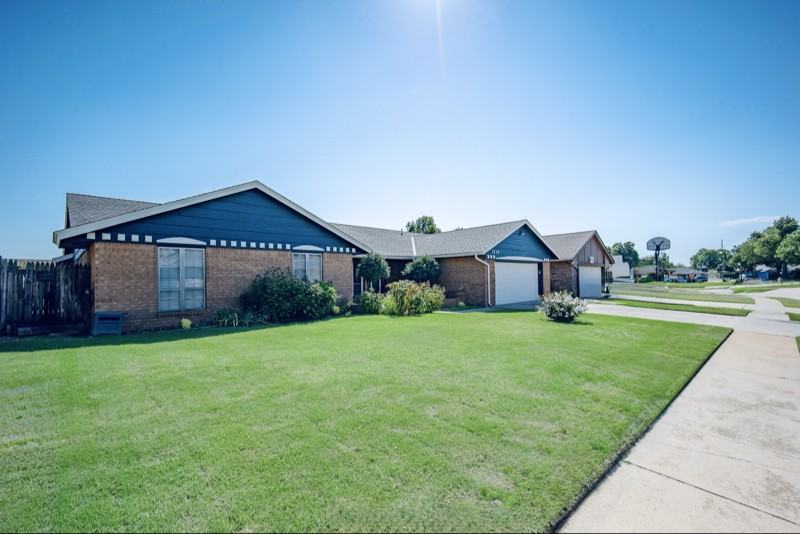 1516 Craford Ct - Photo 2 of 40