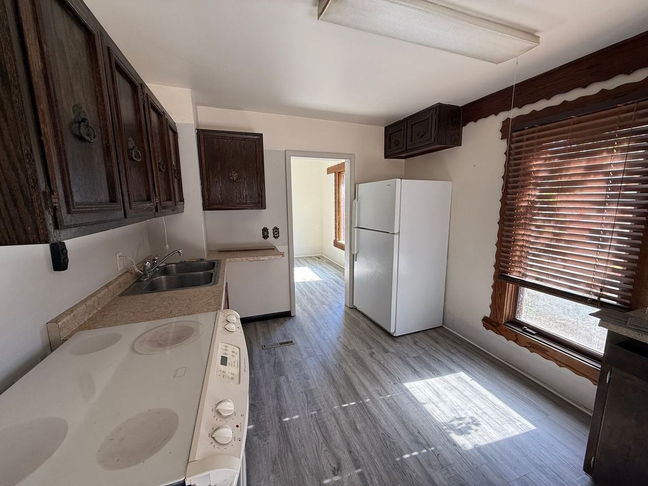 721 Park Ave N - Photo 3 of 7