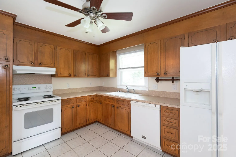 1533 Bonnie Ln #B - Photo 3 of 12