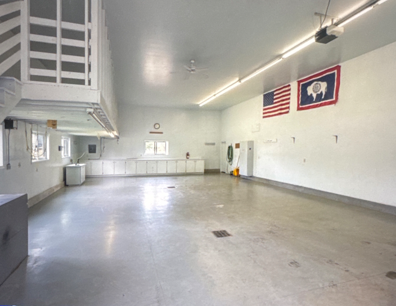 144 Blue Lake Cir - Photo 2 of 6