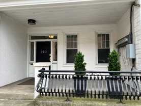 210 W Chestnut St #3 - Photo 1 of 1