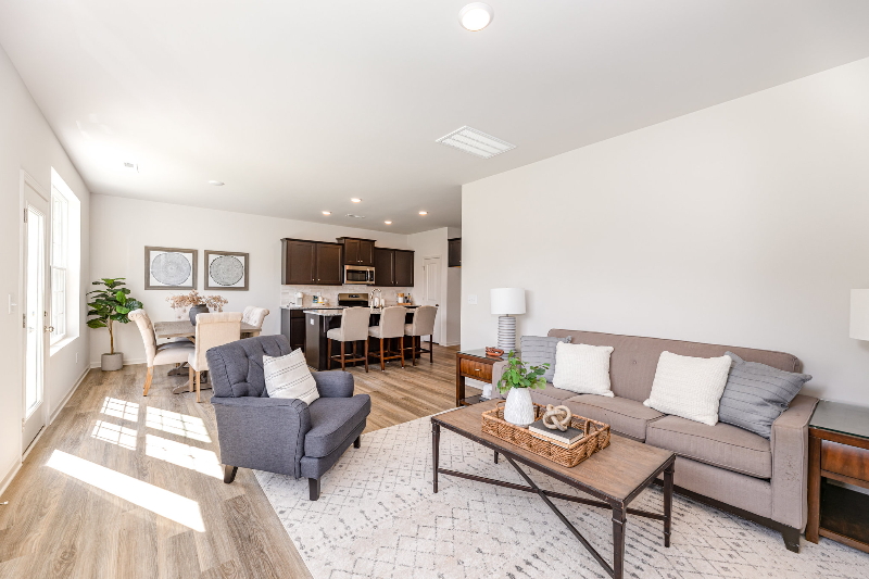 6845 Doral Dr - Photo 3 of 18