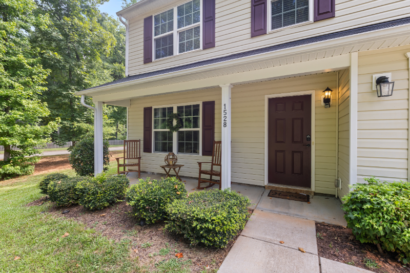 1528 Magnolia Dr - Photo 3 of 19
