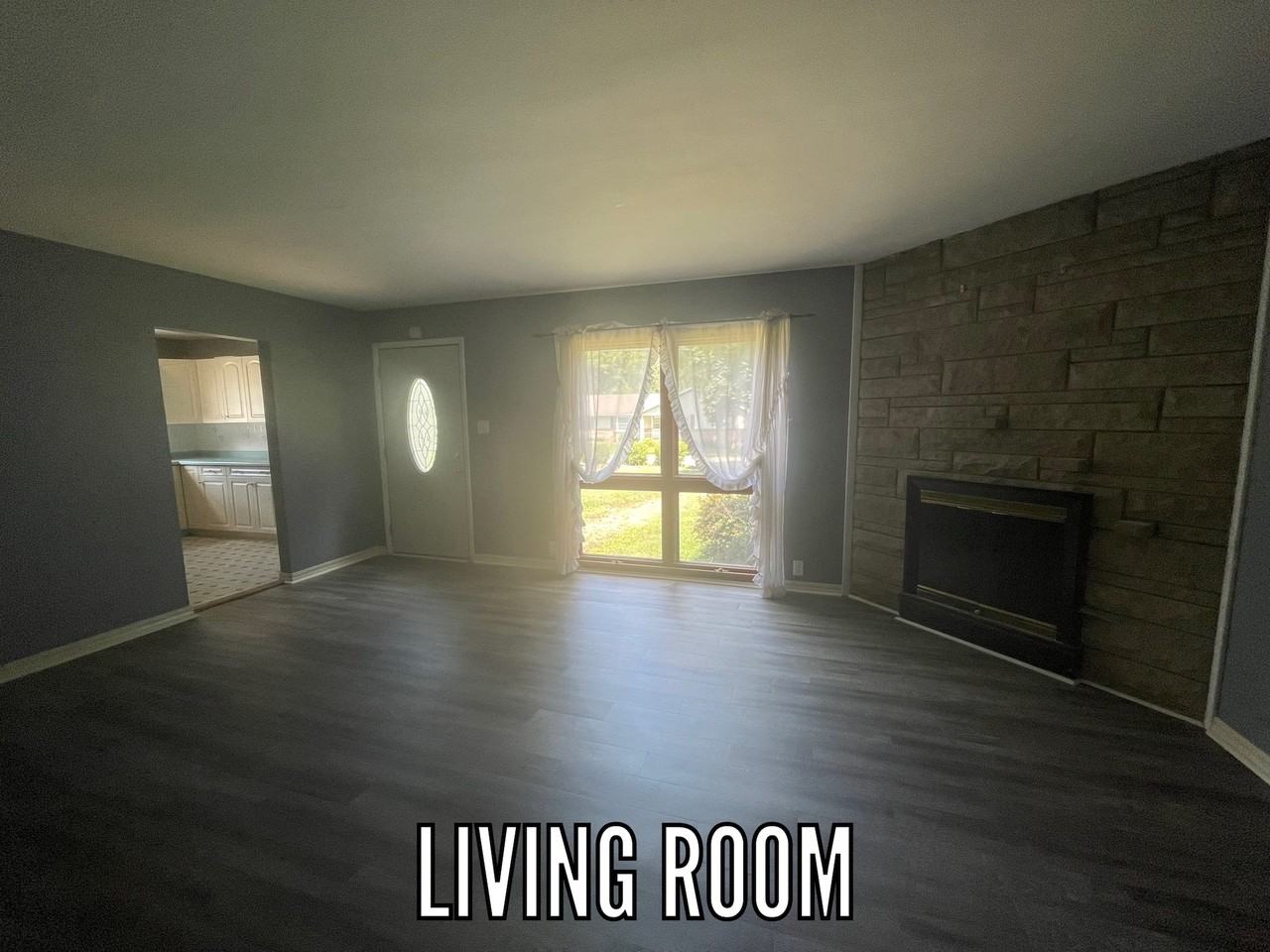 110 E Monroe St #NA - Photo 3 of 16