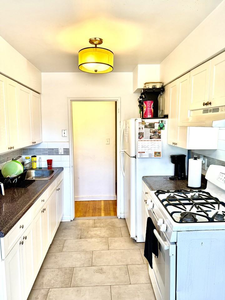 248 W Post Rd #I1 - Photo 7 of 11