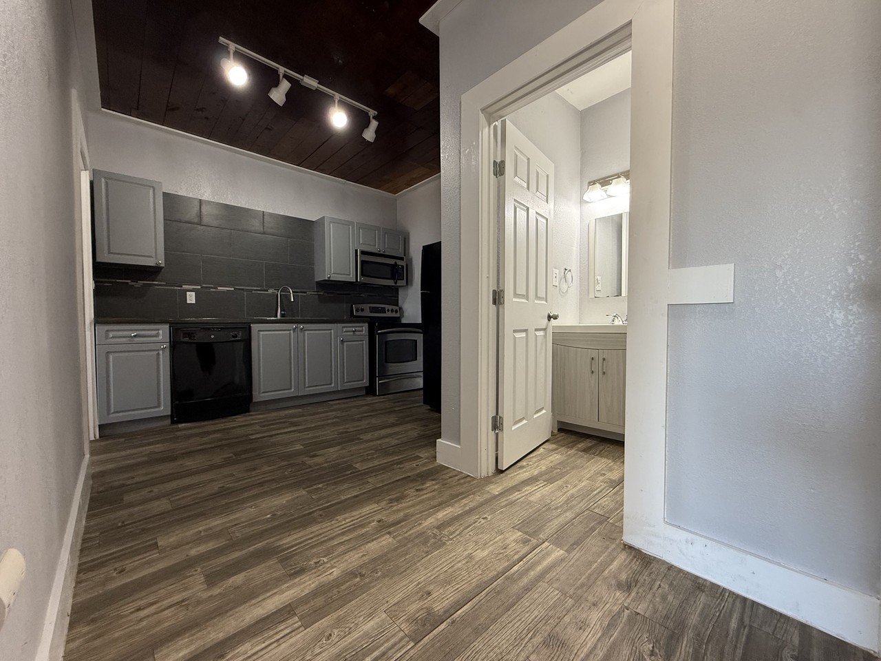 429 Wharton St #4 - Photo 2 of 8