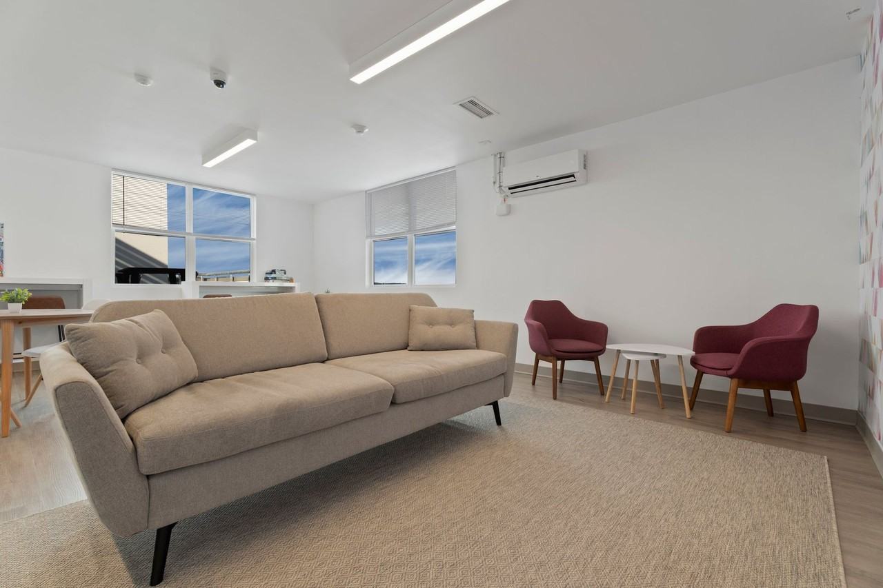 815 S Aurora - Photo 2 of 50