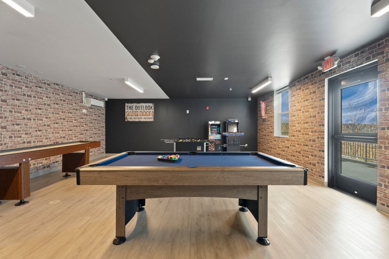 815 S Aurora - Photo 5 of 50