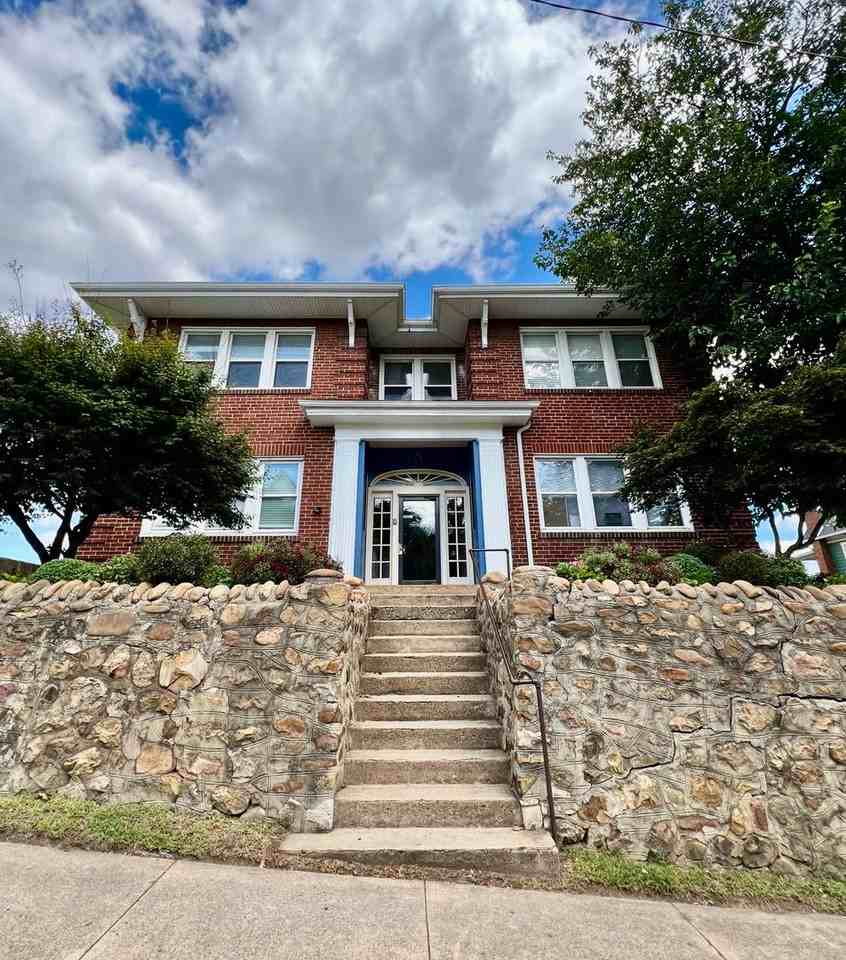 115 Elm Ave Sw ##Sw - Photo 2 of 12