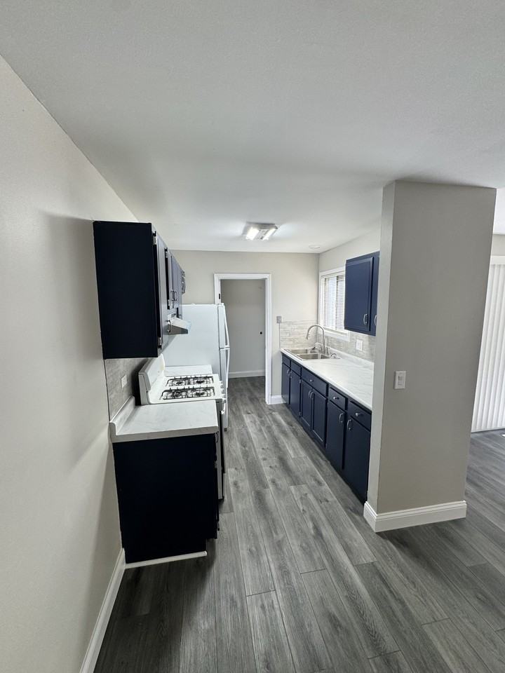 5556 Allemong Dr #5556 - Photo 3 of 12