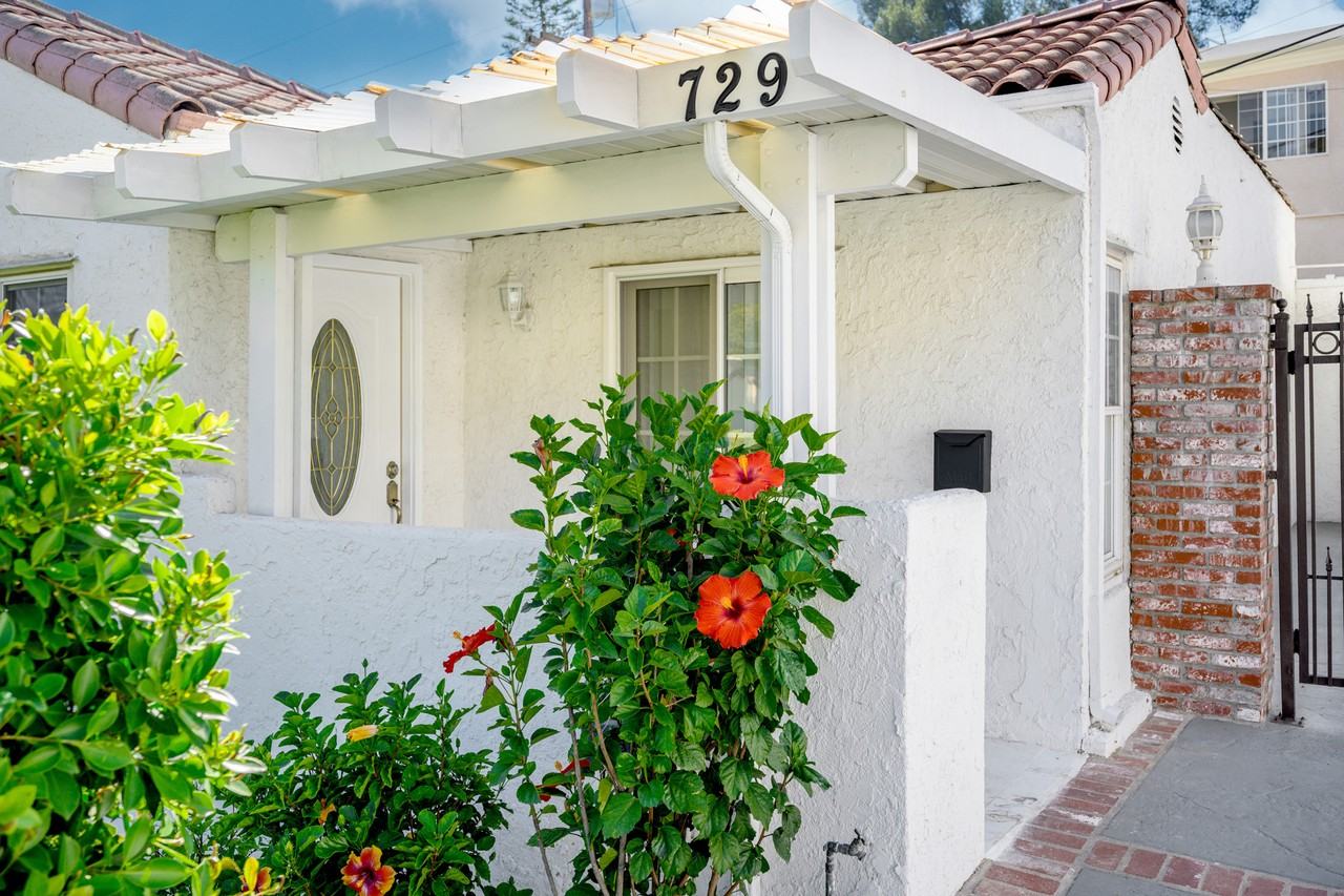 729 Glenmore Blvd #NA - Photo 2 of 37