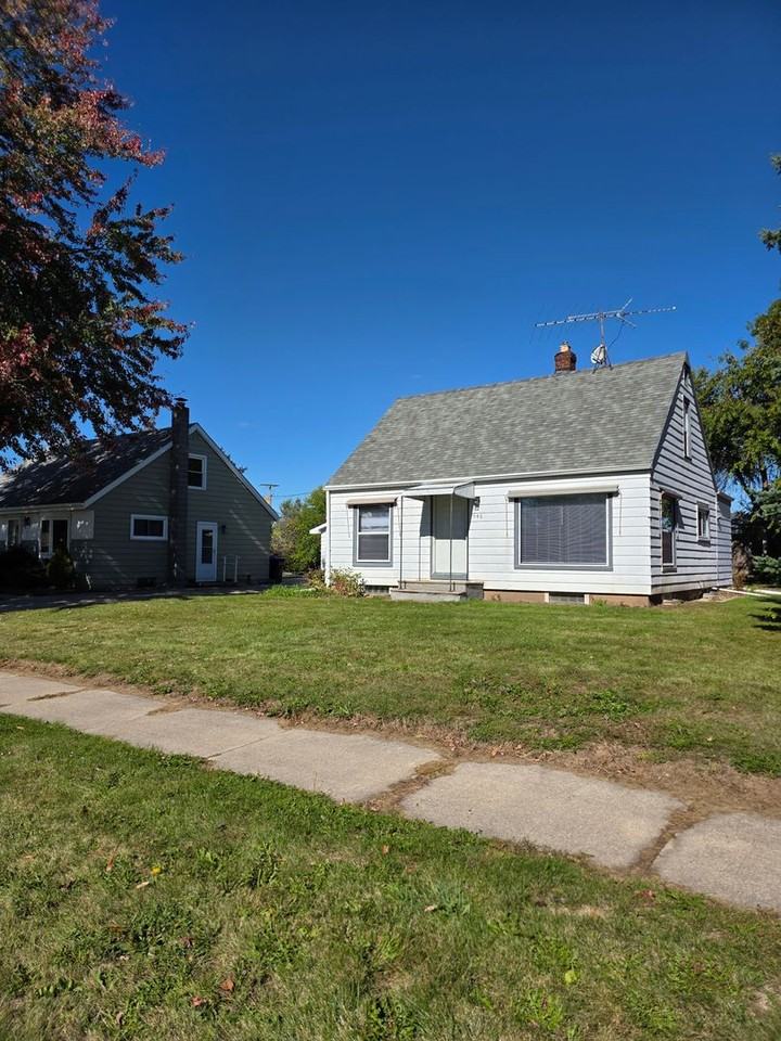 940 W Weiland Ave - Photo 2 of 15