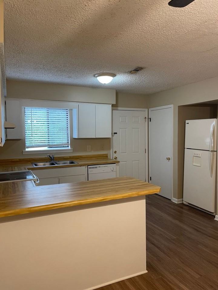 119 South East Street - Photo 3 of 10