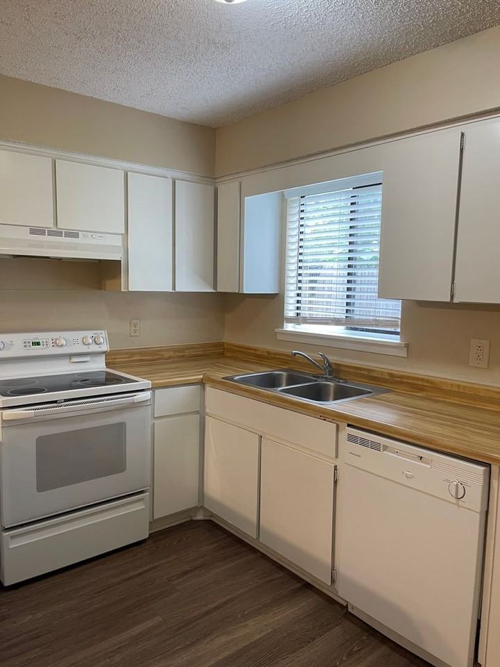 119 South East Street - Photo 4 of 10