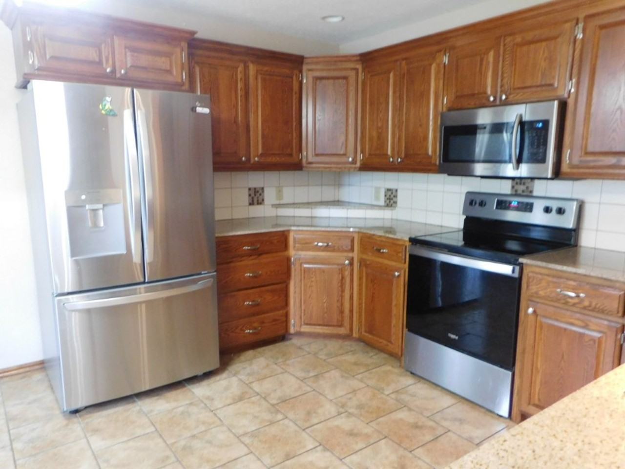 409 S 2nd St - Photo 2 of 9