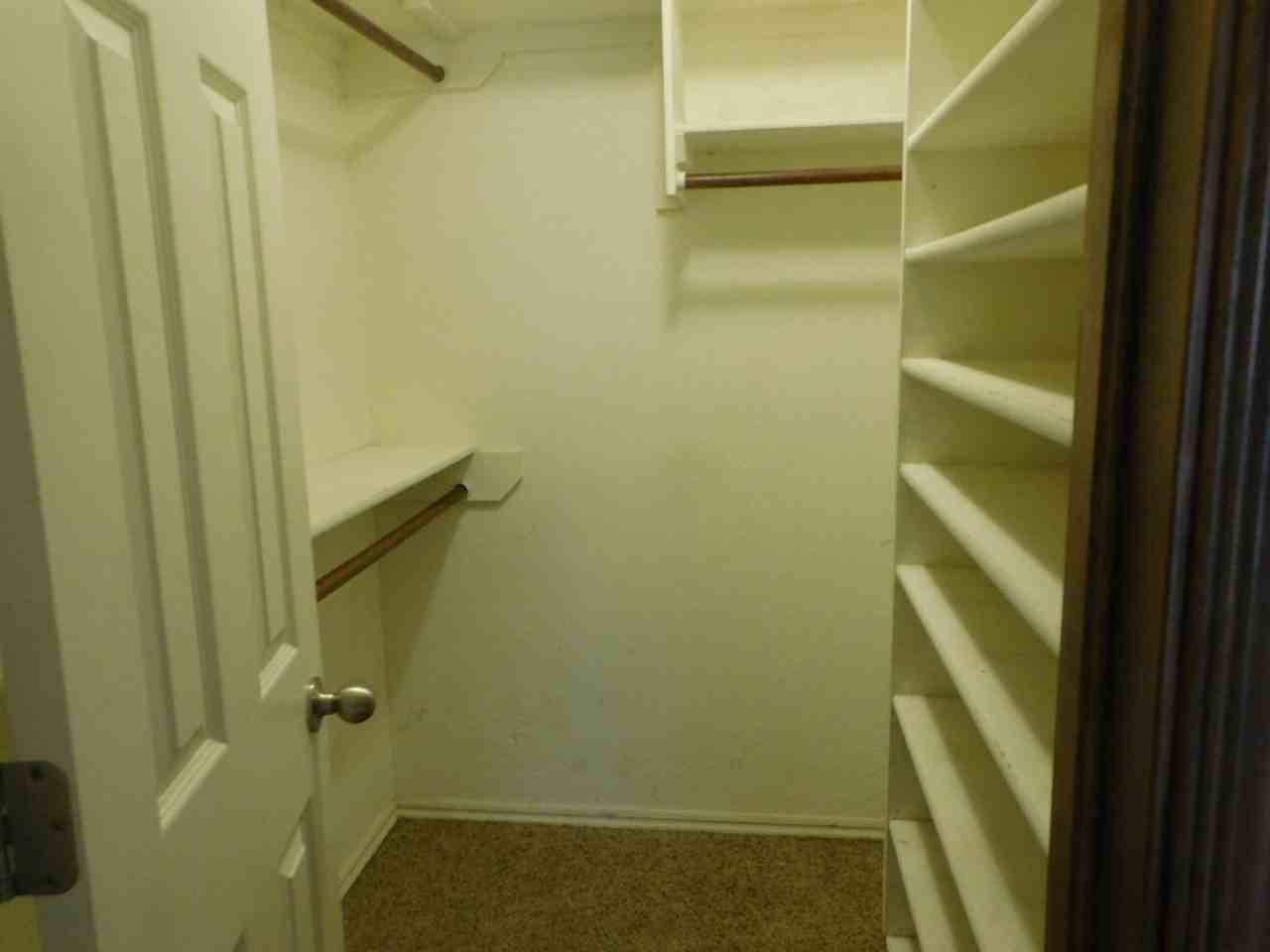 409 S 2nd St - Photo 5 of 9