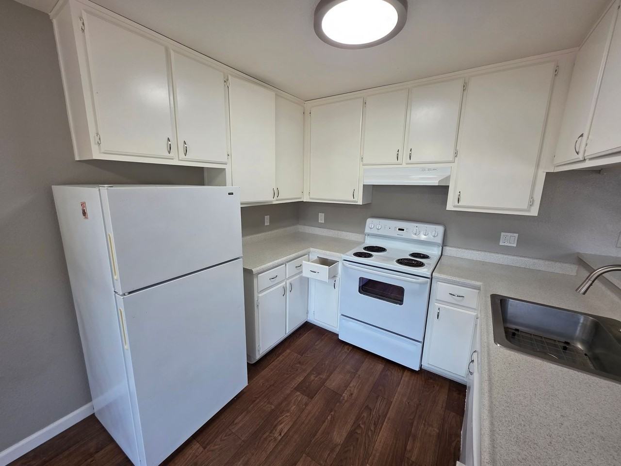 Meridian Apartments - Photo 3 of 13