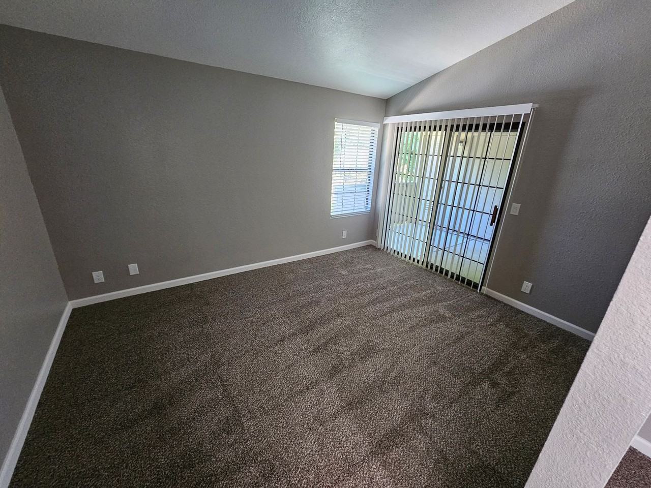 Meridian Apartments - Photo 4 of 13