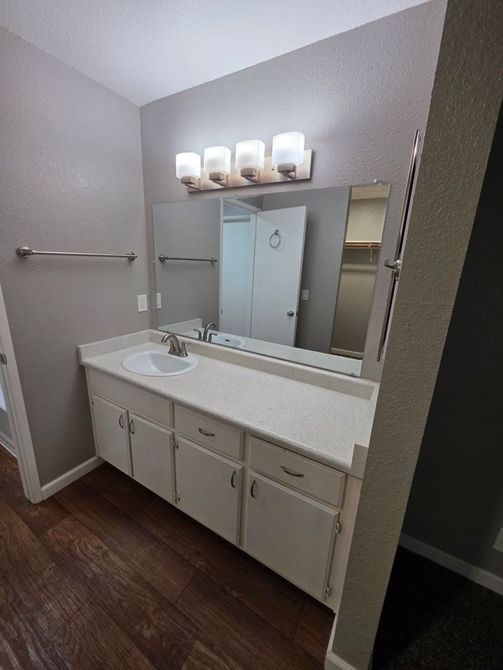 Meridian Apartments - Photo 6 of 13