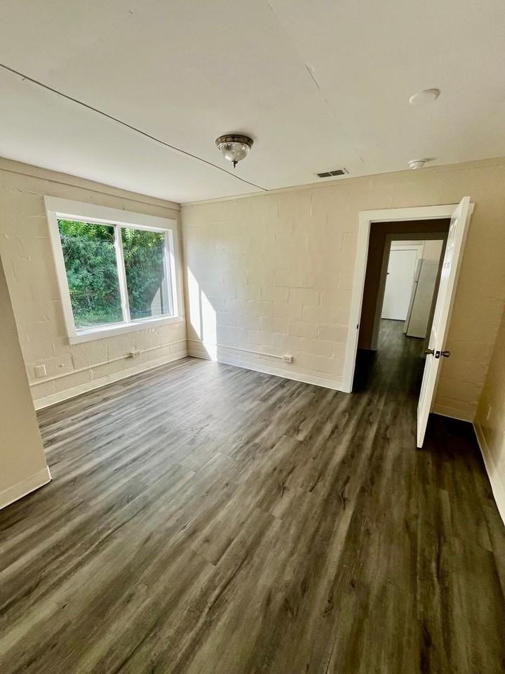 1312 N New York Ave - Photo 3 of 5