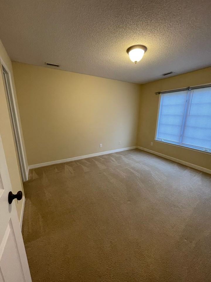 1210 S Taylor St - Photo 2 of 9