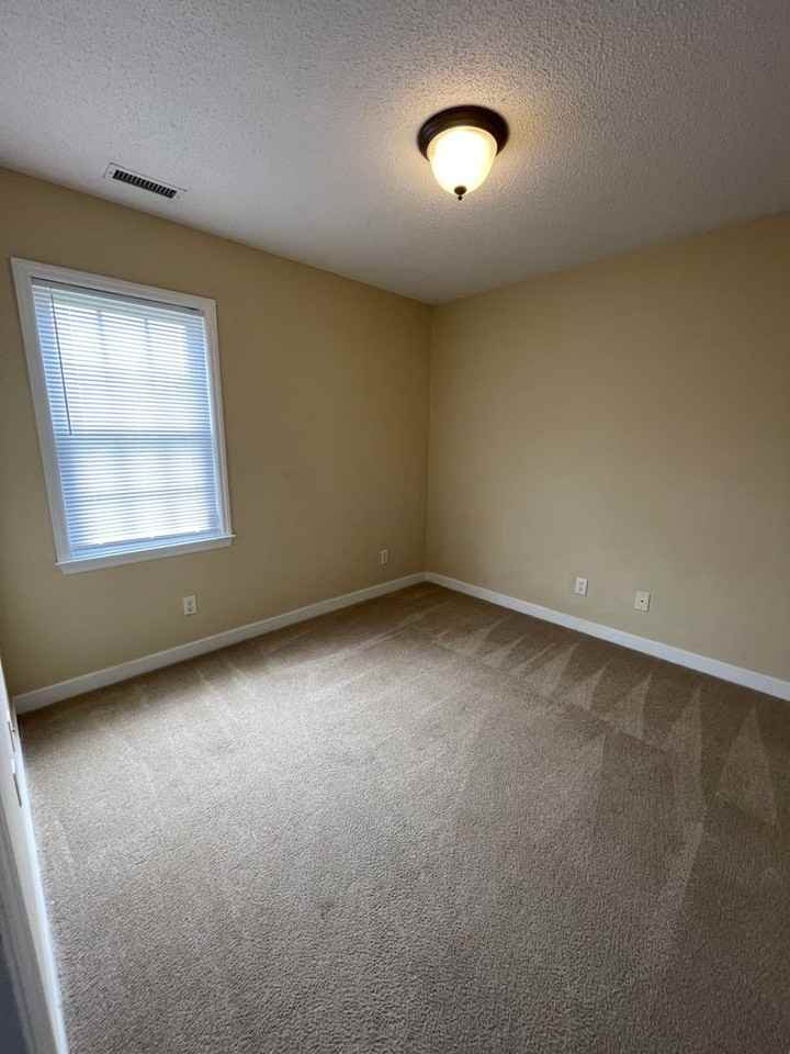 1210 S Taylor St - Photo 6 of 9