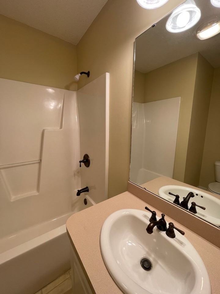 1210 S Taylor St - Photo 7 of 9