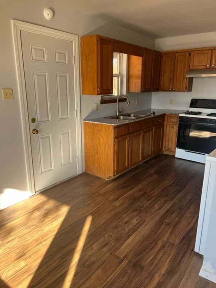 2701 Utica St - Photo 7 of 8