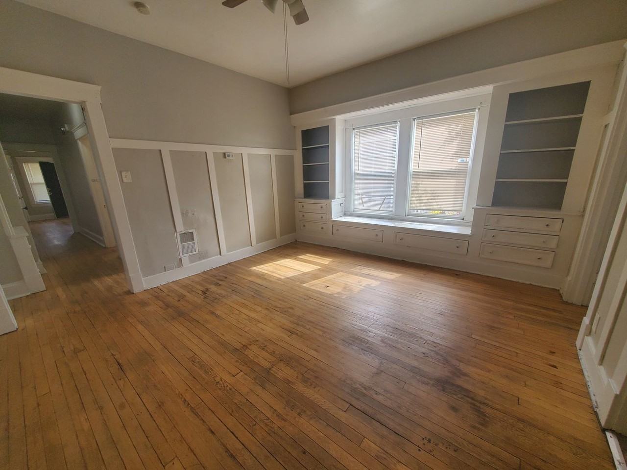 1446 E 4th St #4 - Photo 6 of 11