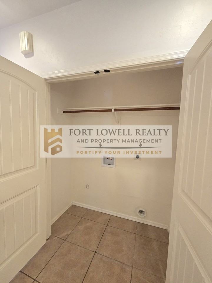 920 West Starr Pass Boulevard - Photo 7 of 21