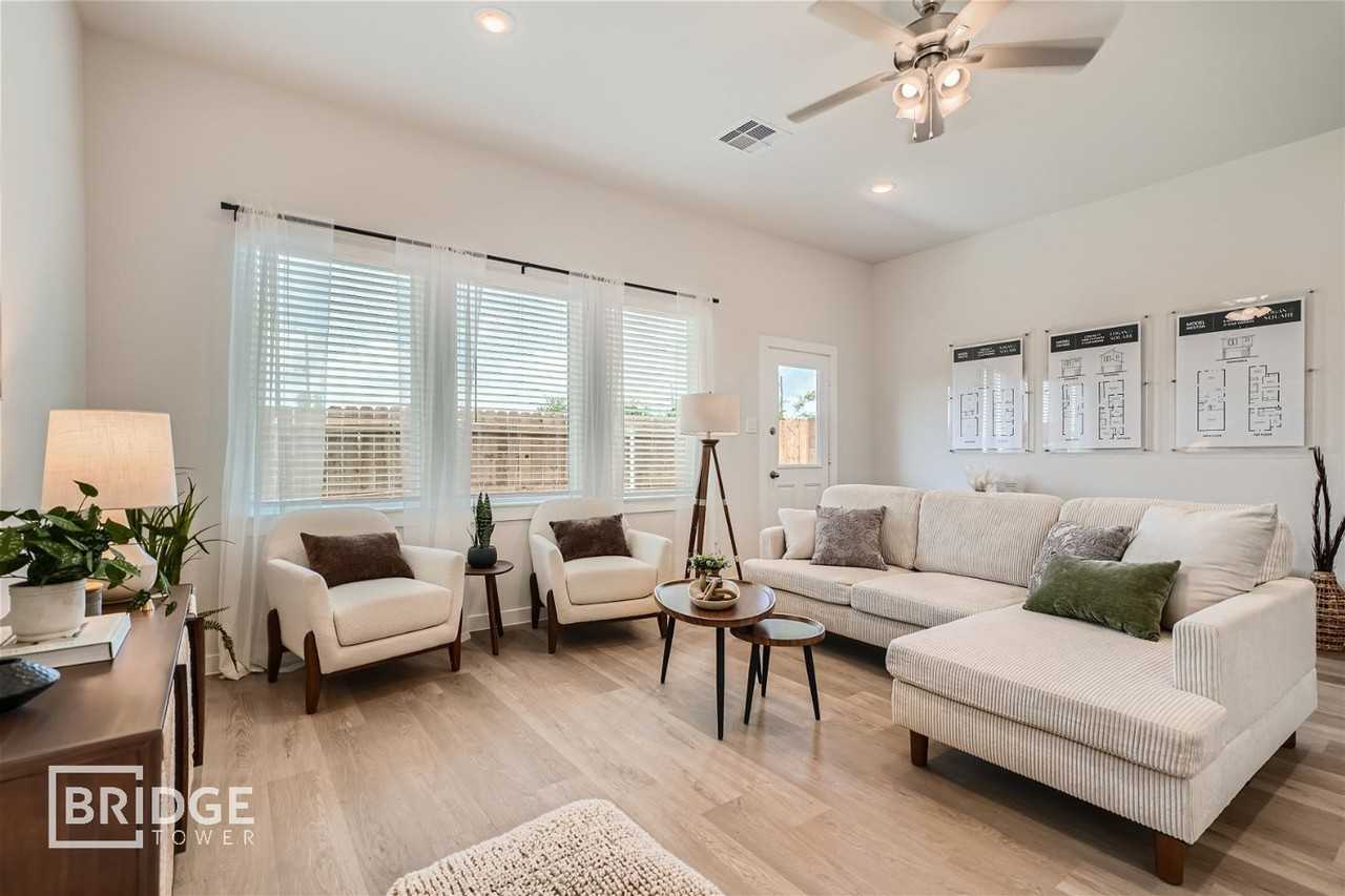 33183 Oak Heights Pl - Photo 4 of 15