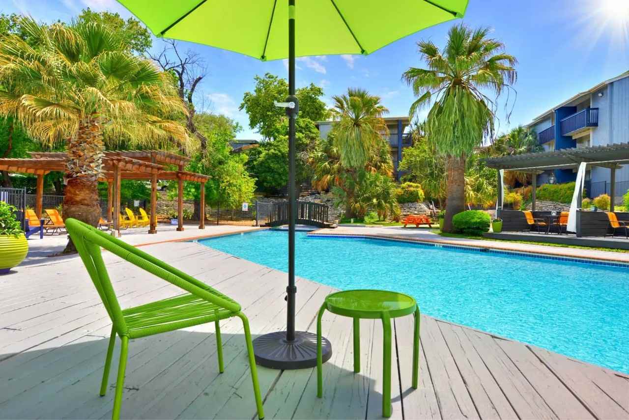 Mia Riverside - Photo 4 of 7