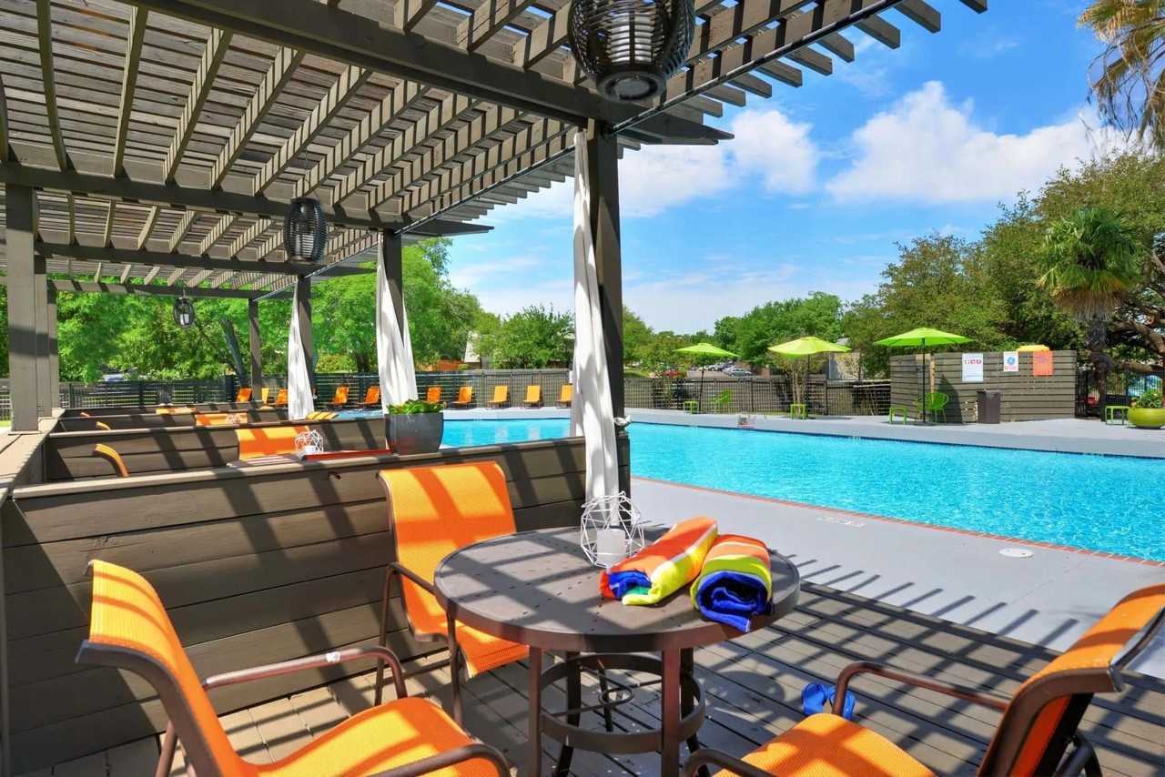 Mia Riverside - Photo 6 of 7