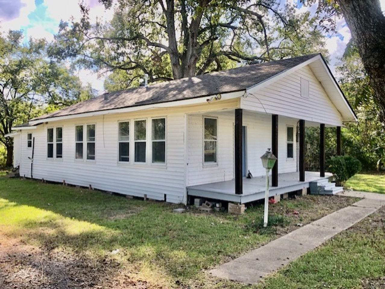 5421 Old Mooringsport Rd - Photo 3 of 14