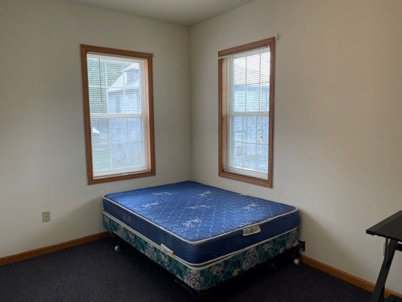 606 1/2 W Elm St - Photo 6 of 10