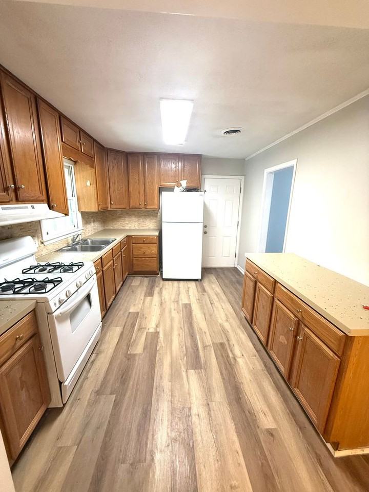 2714 Green Oaks Drive - Photo 6 of 13