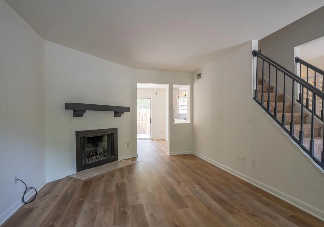 3276 Heathstead Pl - Photo 6 of 19