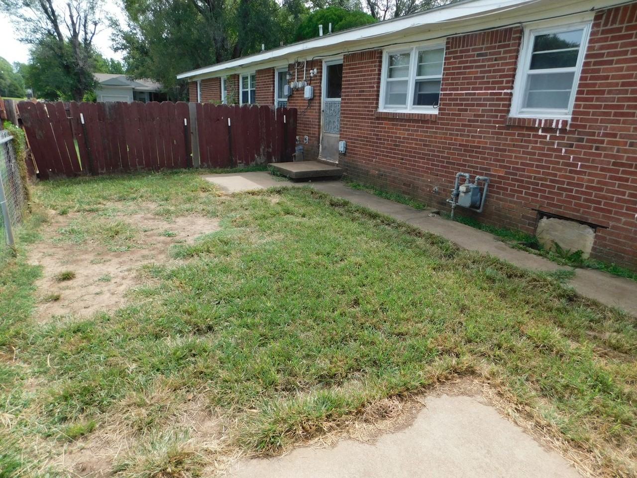 1621 Socony St - Photo 2 of 12