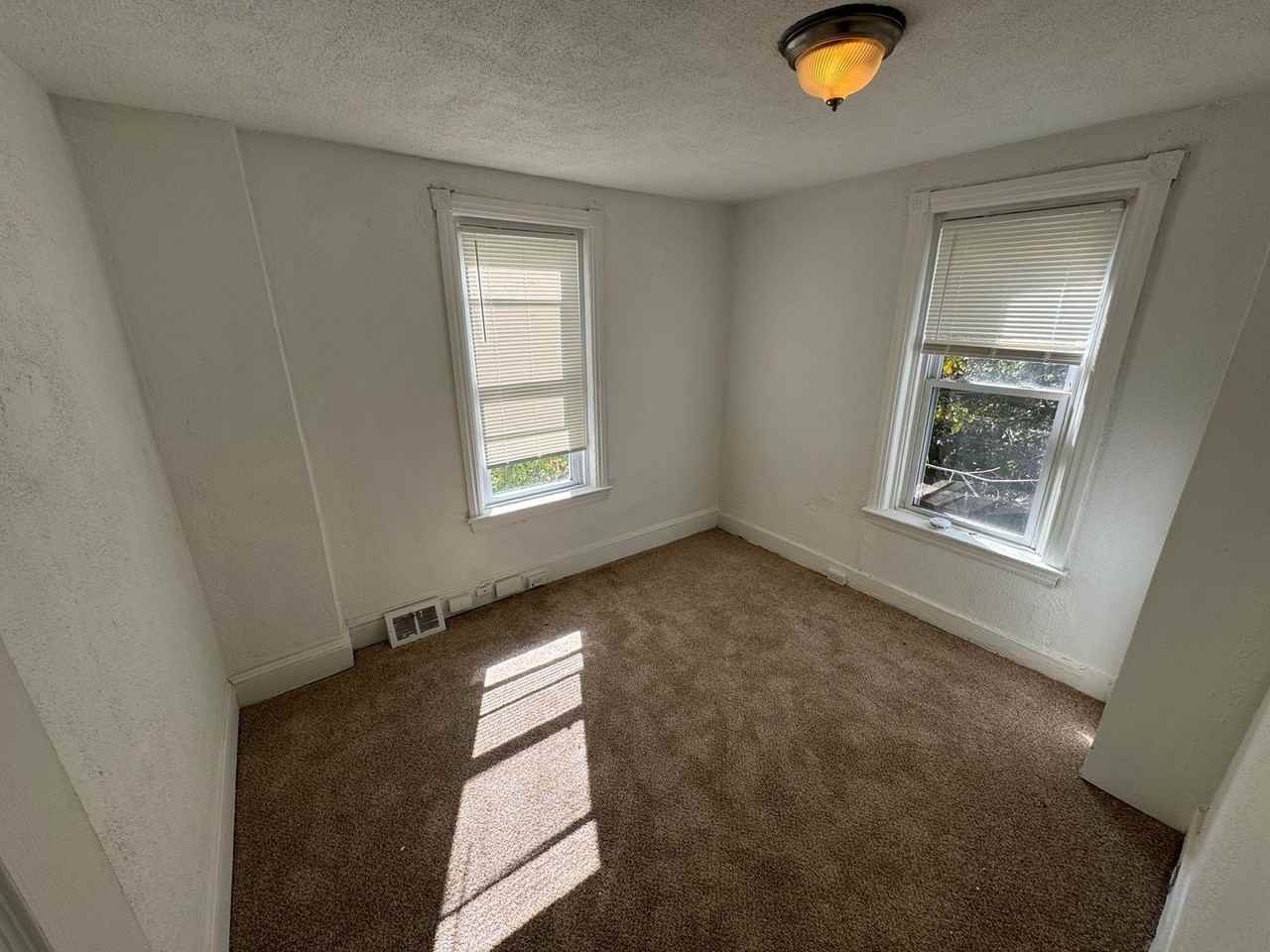 312 Concord Avenue - Photo 6 of 10