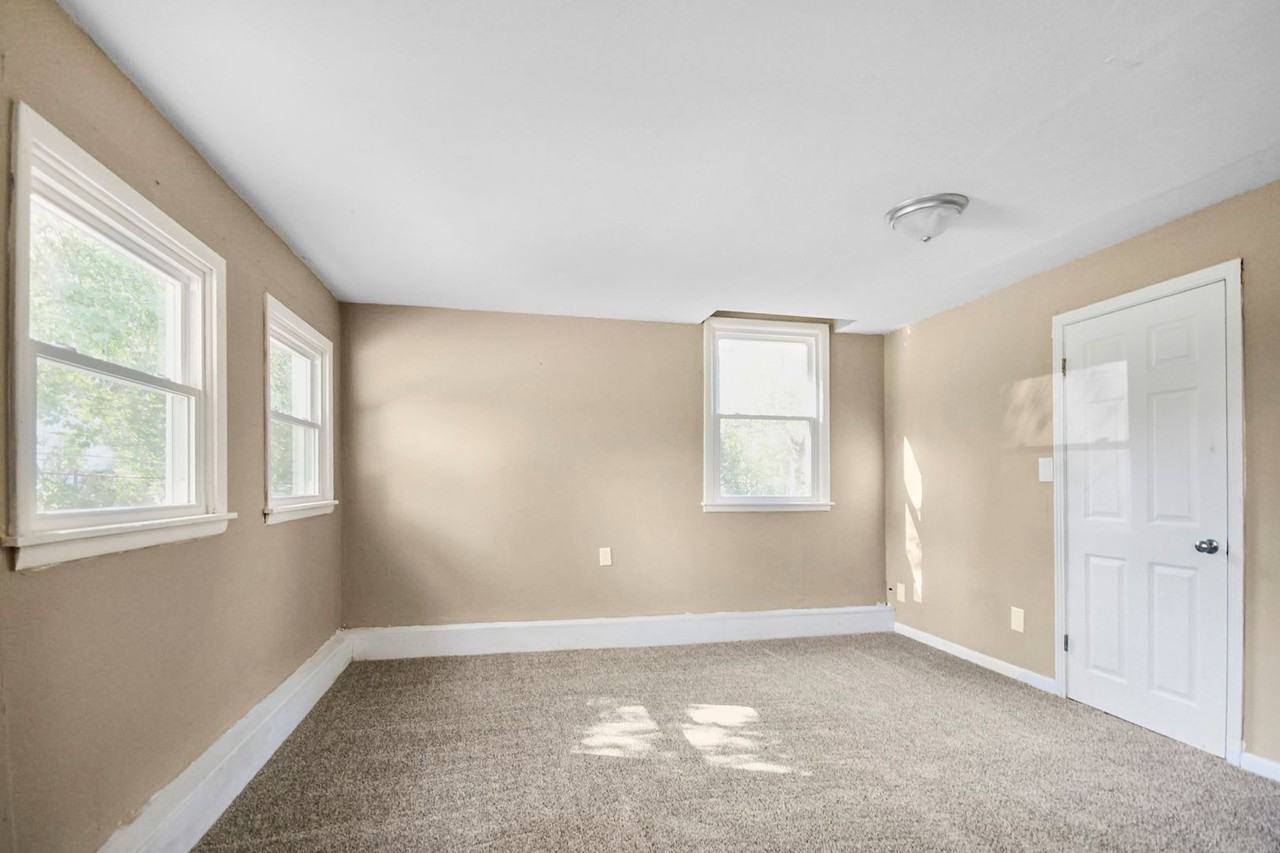 604 Mayflower St - Photo 6 of 16